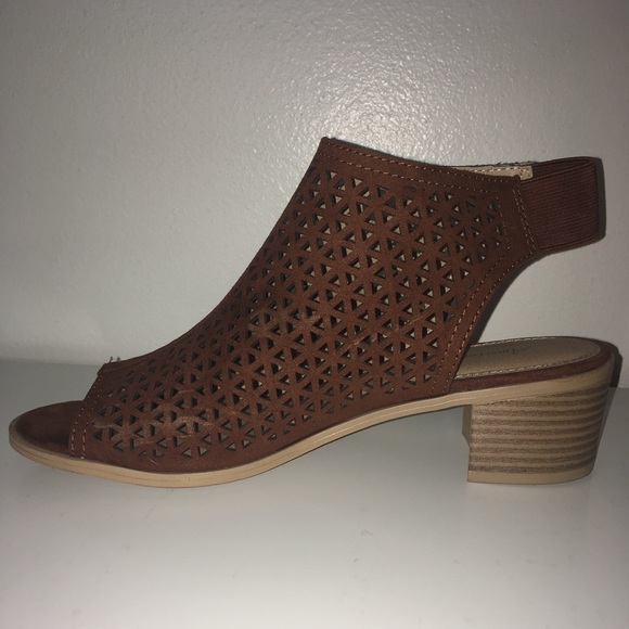 Shoes - Picture 3 of 5